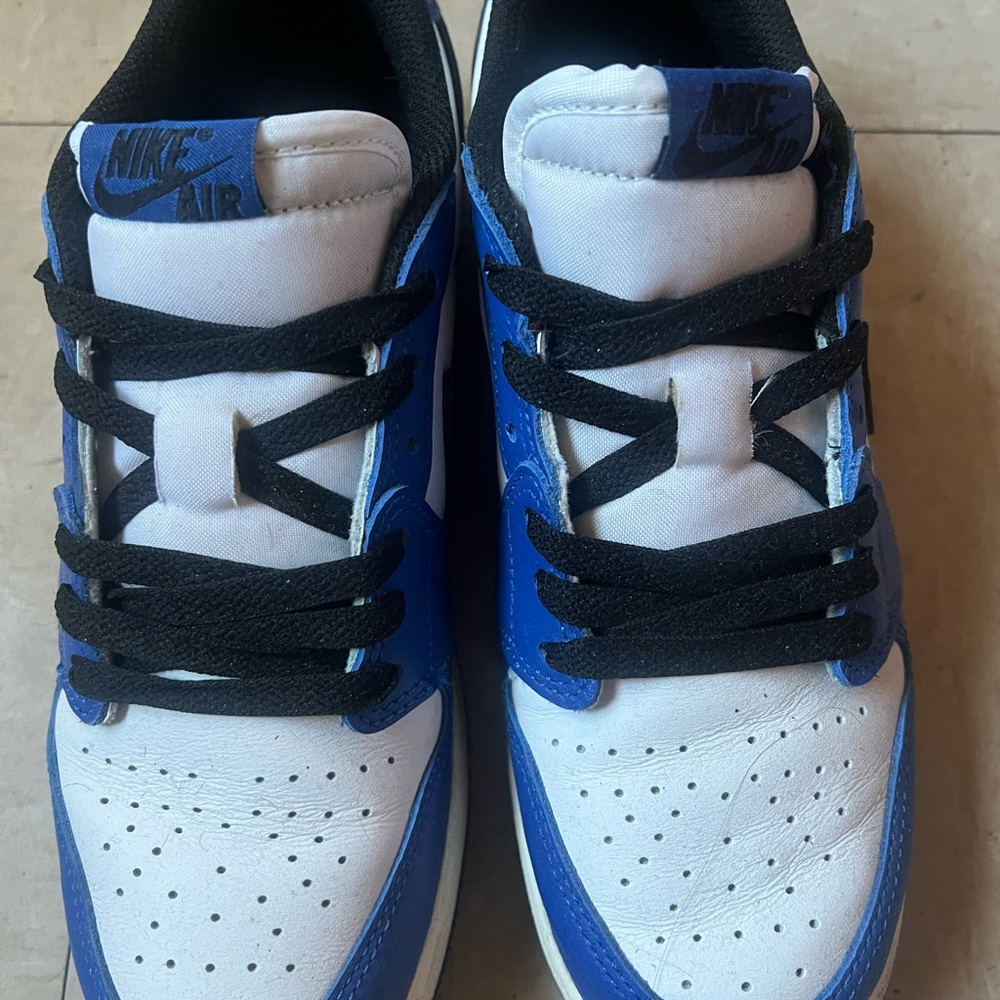 Nike Men's Blue and White Sneakers